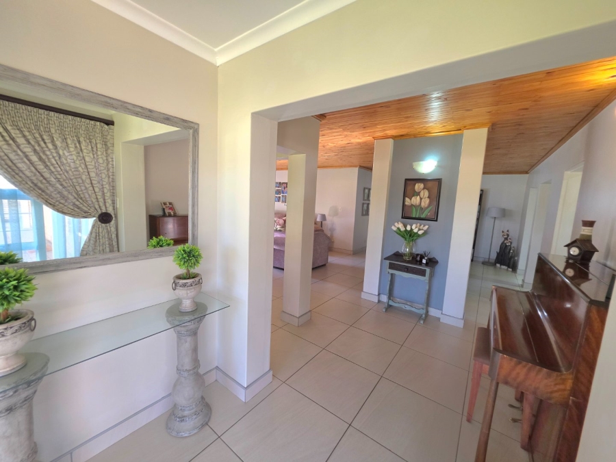 5 Bedroom Property for Sale in La Provance Free State